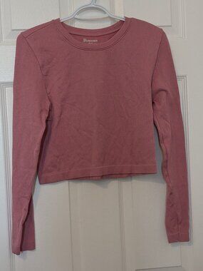 No Boundaries long sleeve cropped crew neck top size 20(XXL)